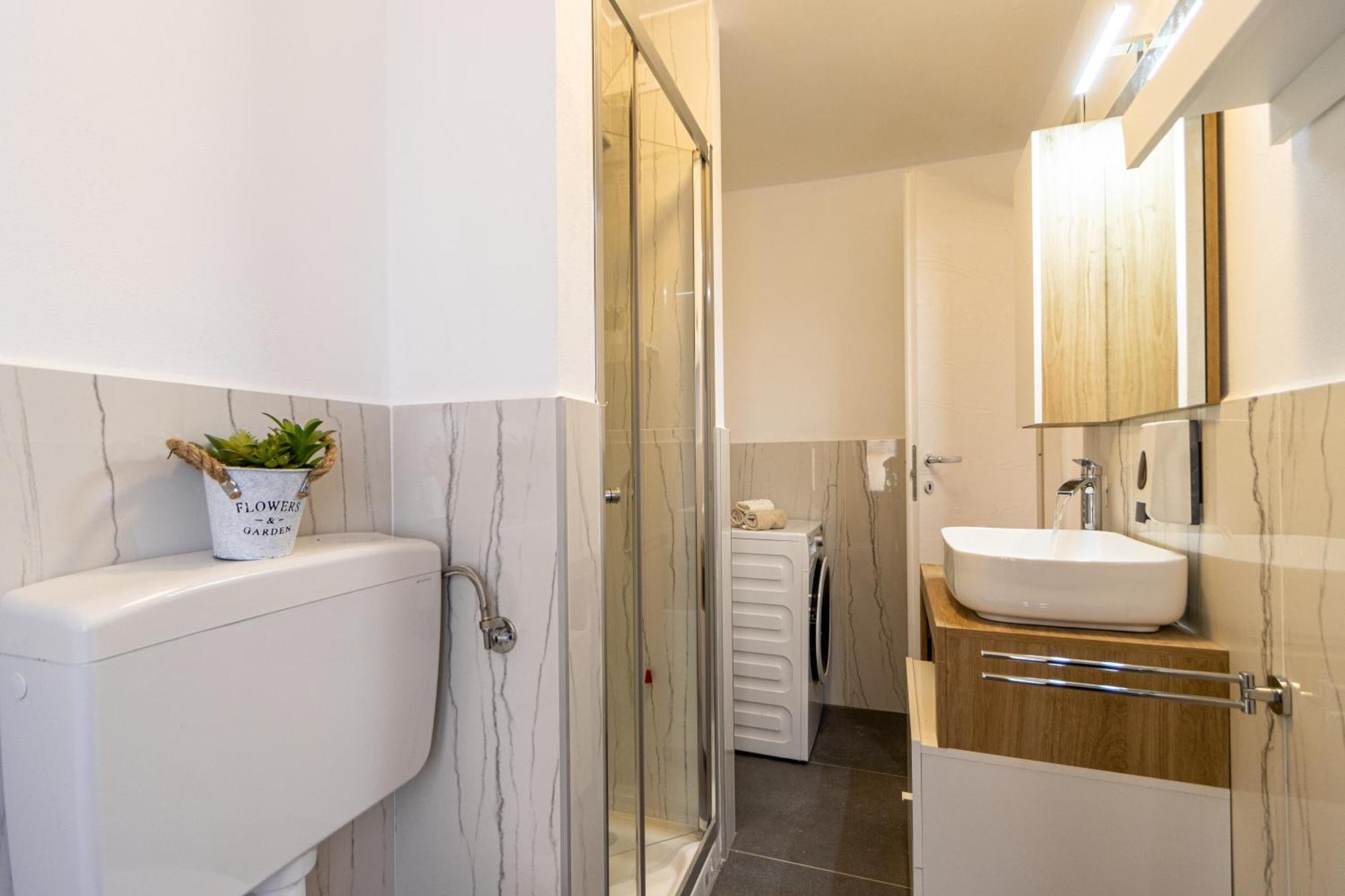 Golden Lake - Luxury Apartment ☆☆☆☆☆ - 100M From The Lake 바메노 외부 사진