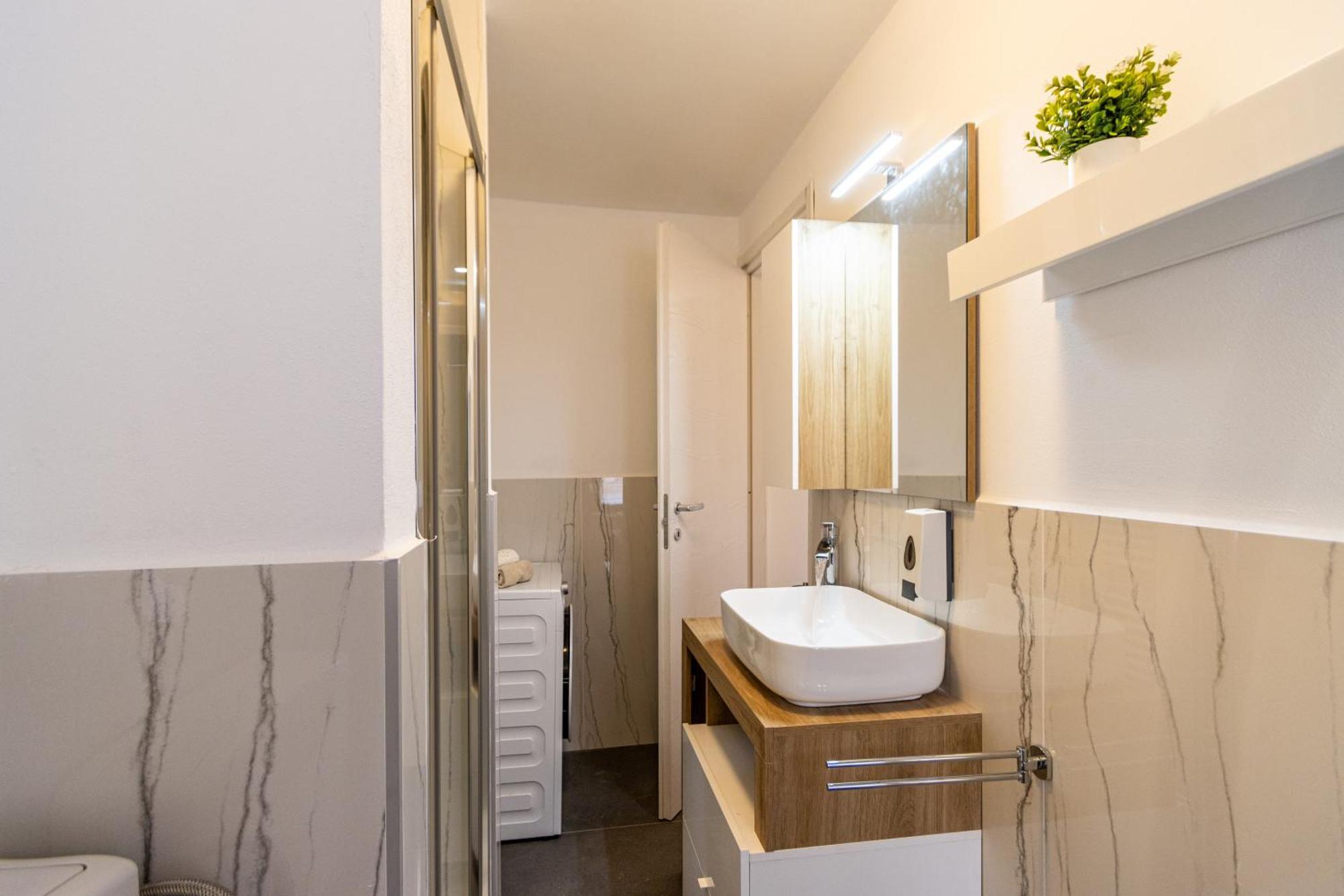 Golden Lake - Luxury Apartment ☆☆☆☆☆ - 100M From The Lake 바메노 외부 사진