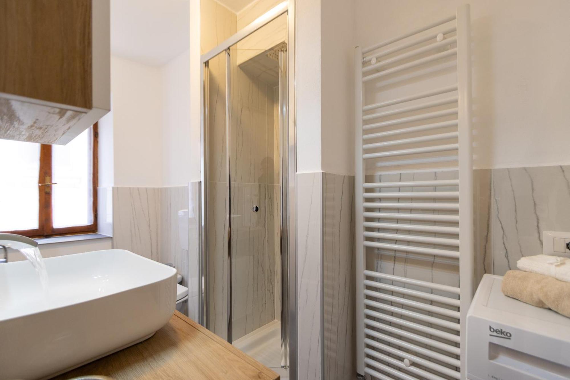 Golden Lake - Luxury Apartment ☆☆☆☆☆ - 100M From The Lake 바메노 외부 사진